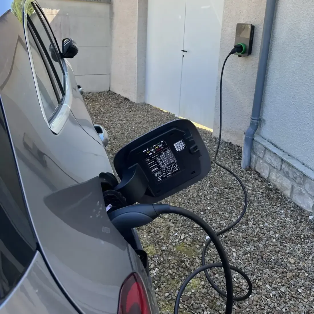 Borne de recharge IRVE à Dammarie-les-Lys